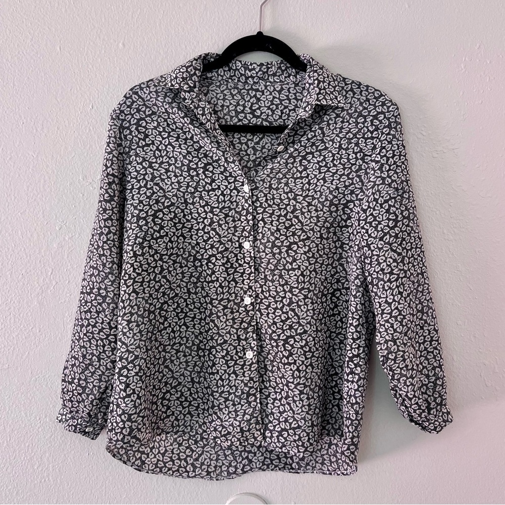 leaf patterned button up size S/M